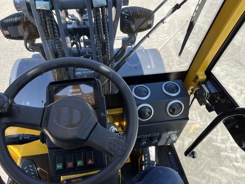 Eurotrac W12 mit Kabine Euroaufnahme