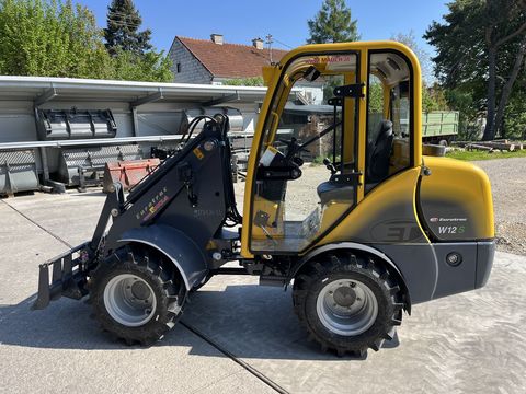 Eurotrac W12 mit Kabine Euroaufnahme