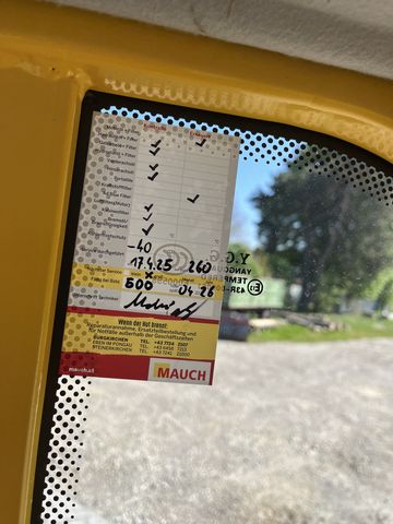 Eurotrac W12 mit Kabine Euroaufnahme