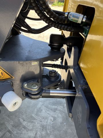 Eurotrac W12 mit Kabine Euroaufnahme