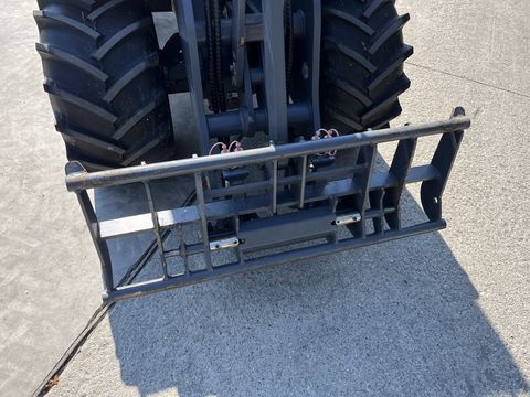 Eurotrac W12 mit Kabine Euroaufnahme