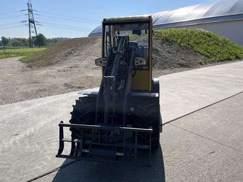 Eurotrac W12 mit Kabine Euroaufnahme