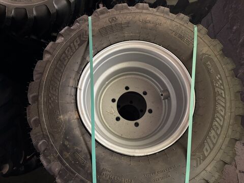 Sonstige 4x 425/55 R17 Kompletträder NEU