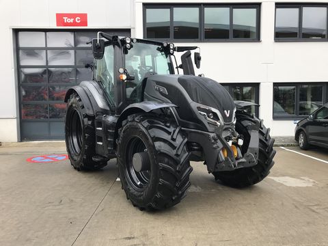 <strong>Valtra T215 Direct</strong><br />