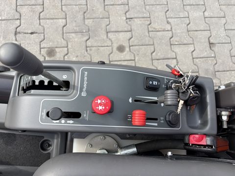 Husqvarna Rider P 524 Allrad inkl. Schneefräse & Schild
