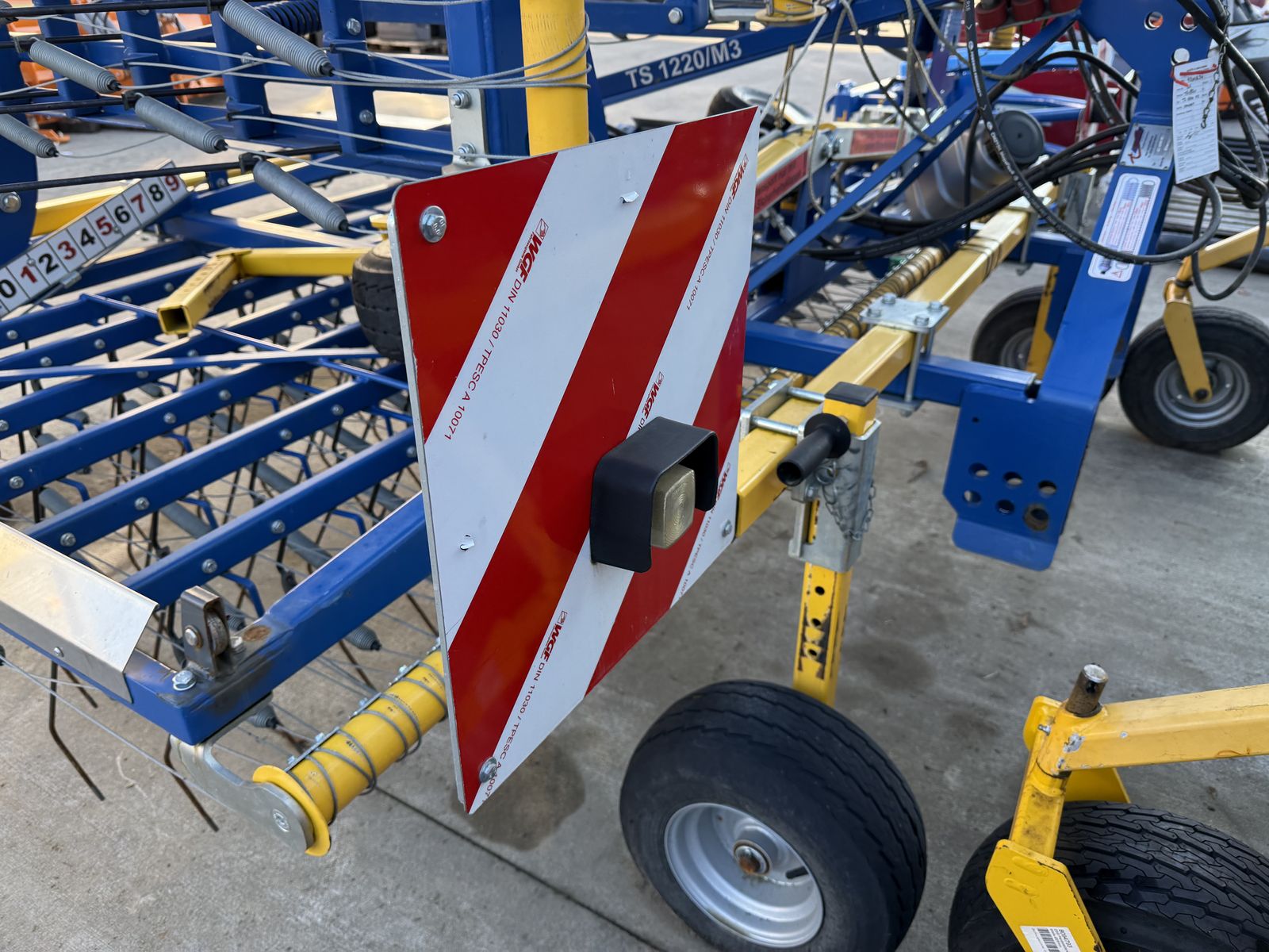 Treffler TS1220 Präzisions-Zinkenstriegel 3