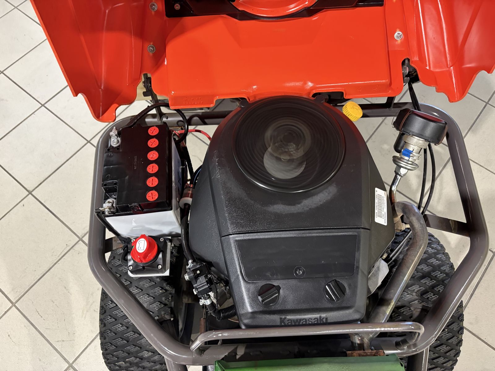 Husqvarna PF21 Allrad mit 122XP Mähdeck & Schneefräse 2