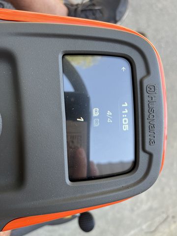 Husqvarna Rider 200iX ALLRAD Akku - NEUMASCHINE