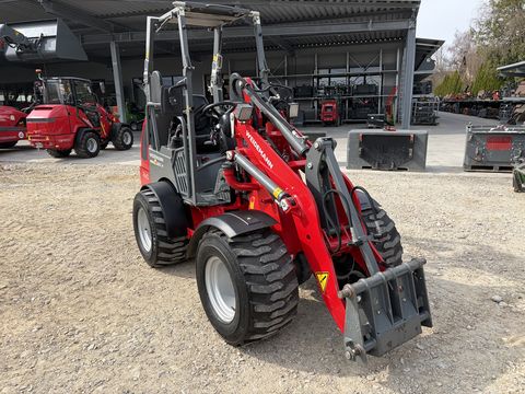 Weidemann 1260 mit 4 Zylinder Motor, unter 2,0m