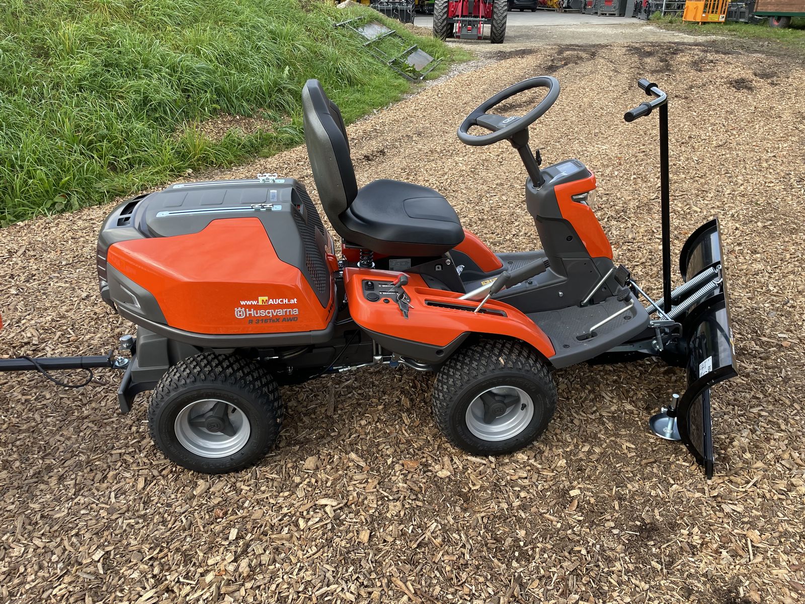 Husqvarna Rider 316TsX AWD inkl. Mähdeck &Schneeschild NEU 2