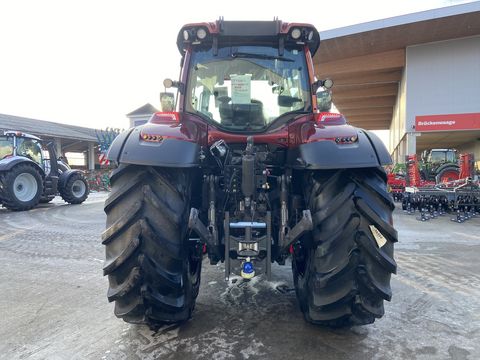 Valtra T235