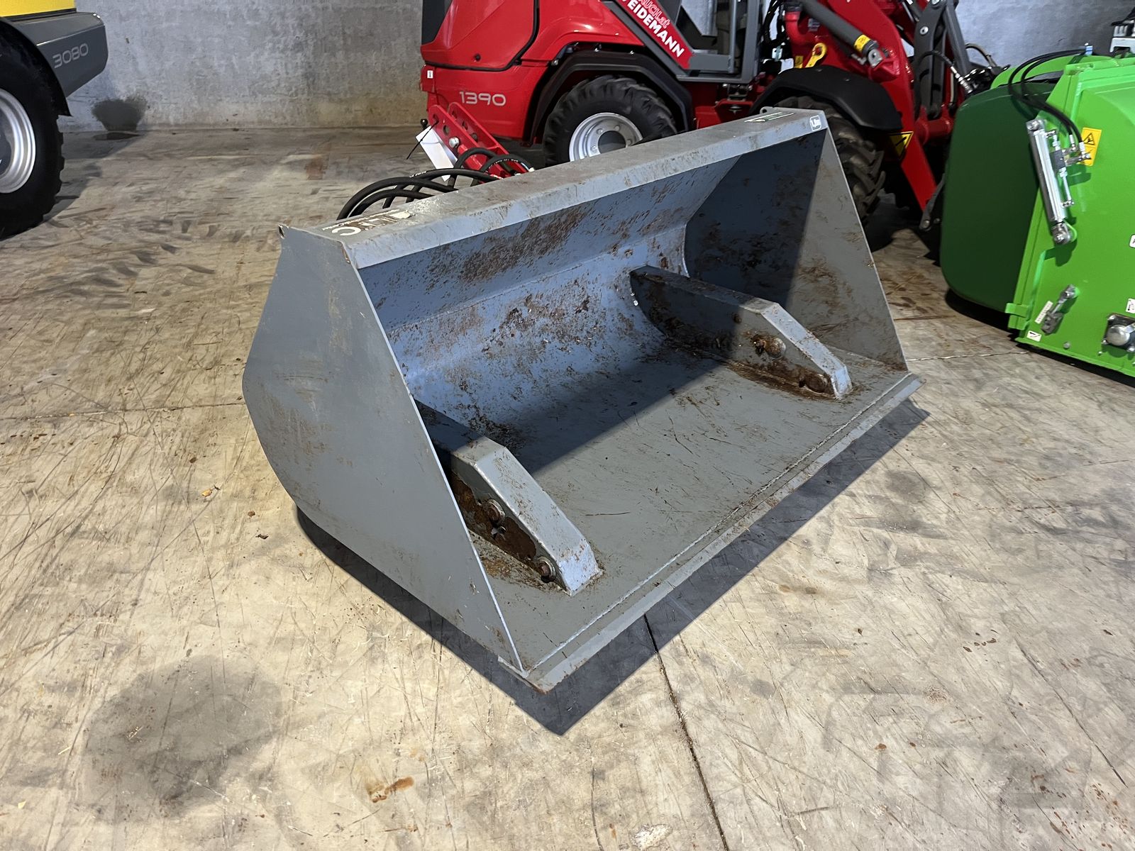 Hochkippschaufel 1800mm mit Dreipunkt 1