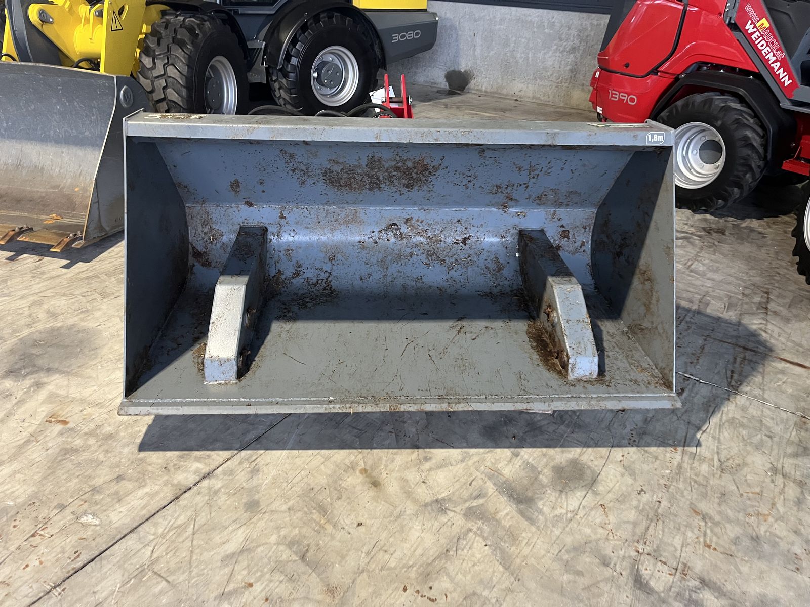 Hochkippschaufel 1800mm mit Dreipunkt 2