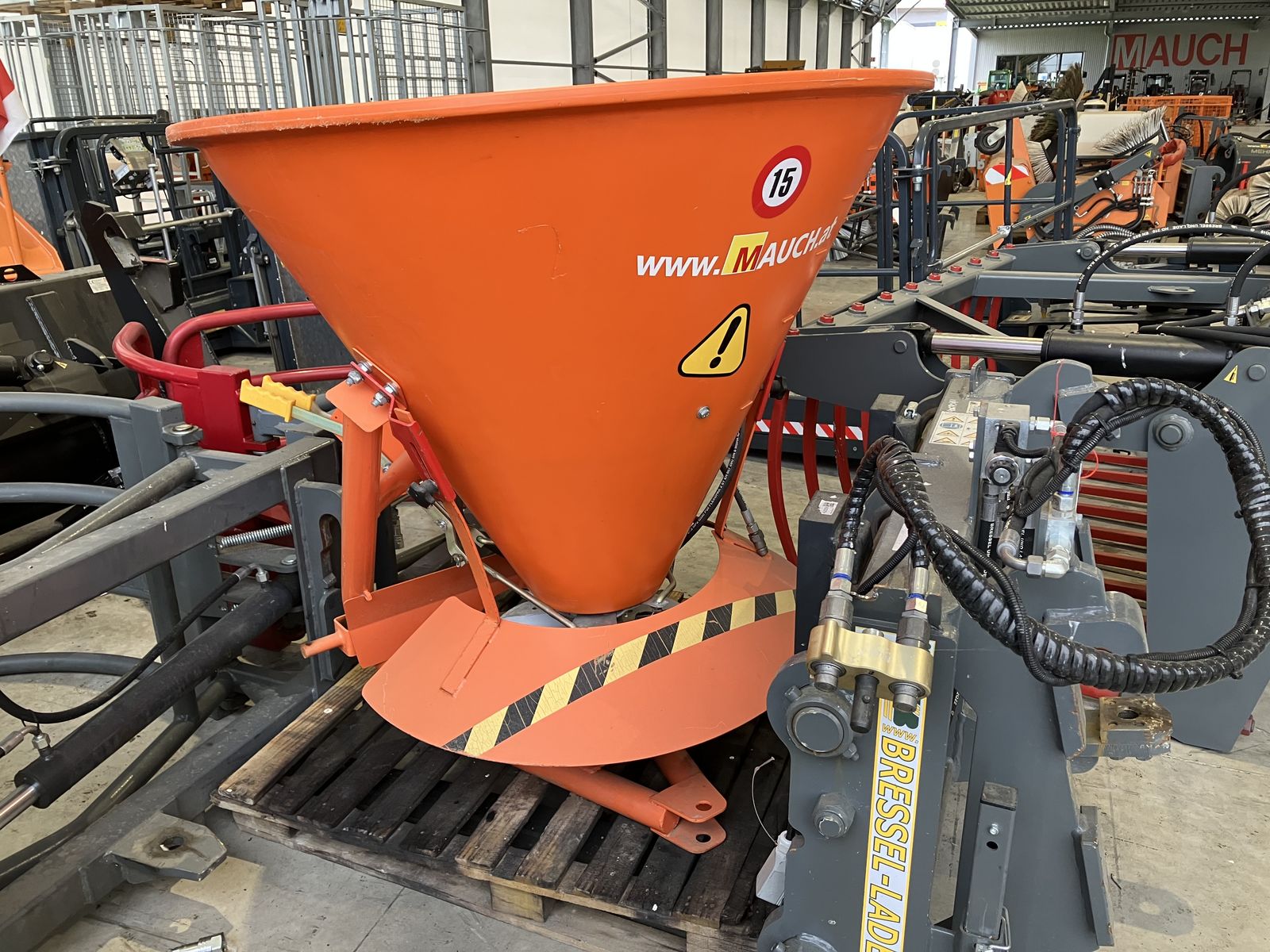 Salz- und Splittstreuer  1