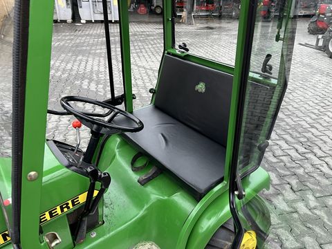 John Deere 332 mit Schneeschild 3 Zylinder Diesel