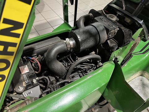John Deere 332 mit Schneeschild 3 Zylinder Diesel