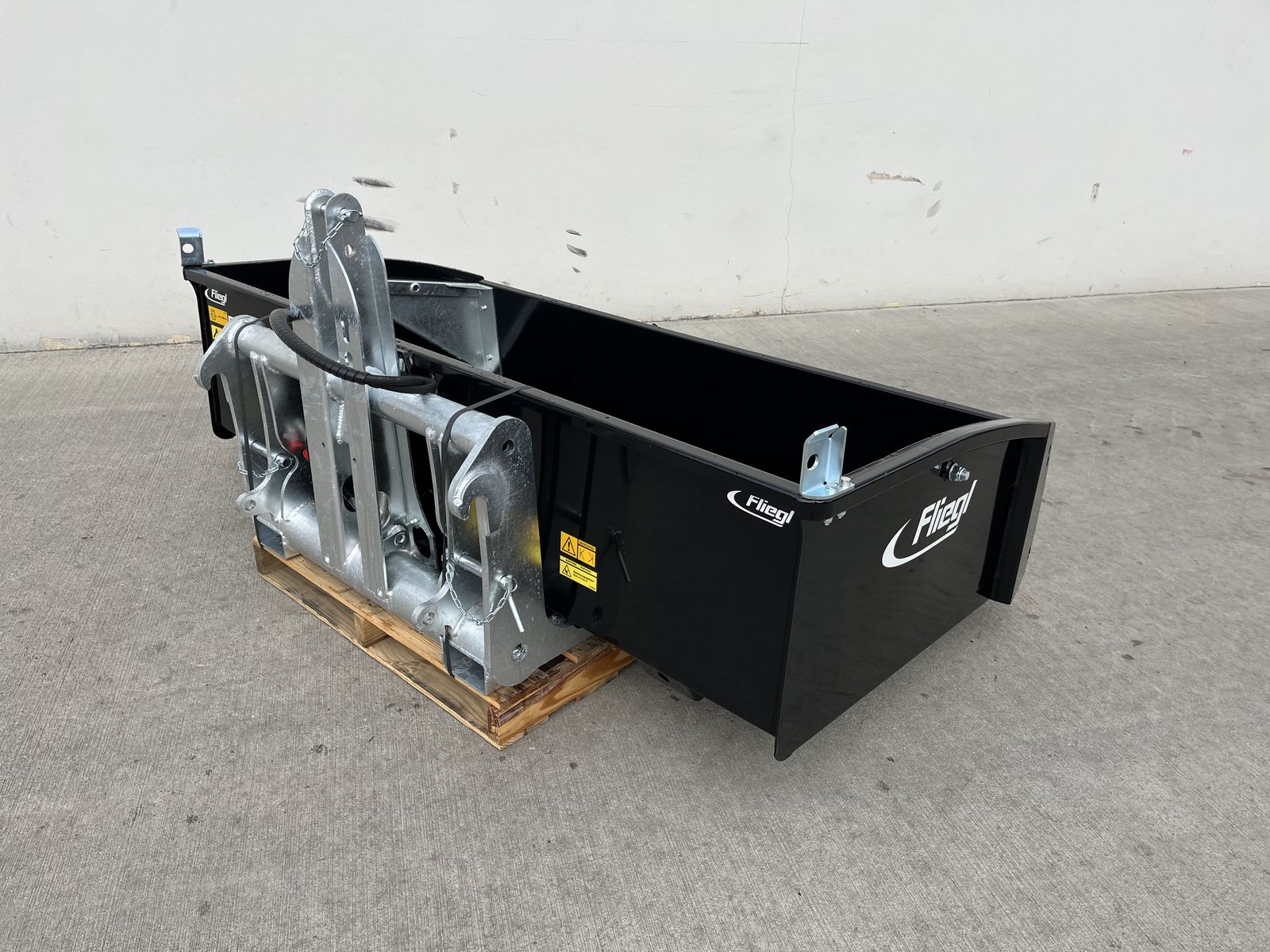 Fliegl Gigant 240cm Kippmulde / Heckschaufel 1