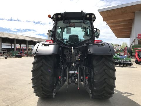 Valtra N135