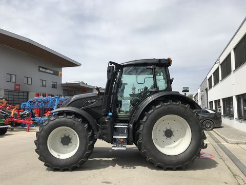 Valtra N135