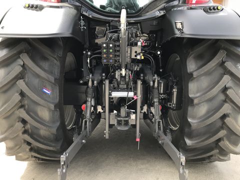 Valtra N135