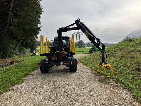 Kesla 114H mit 305T Kran