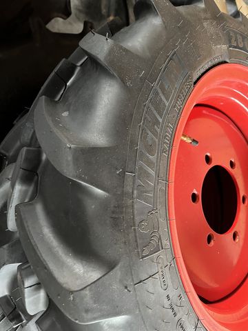 Michelin Kompletträder zu Fendt 200P