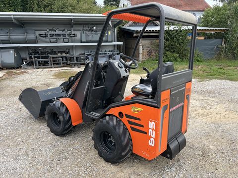Cast 825D Tele mit Schaufel & Ballenspies