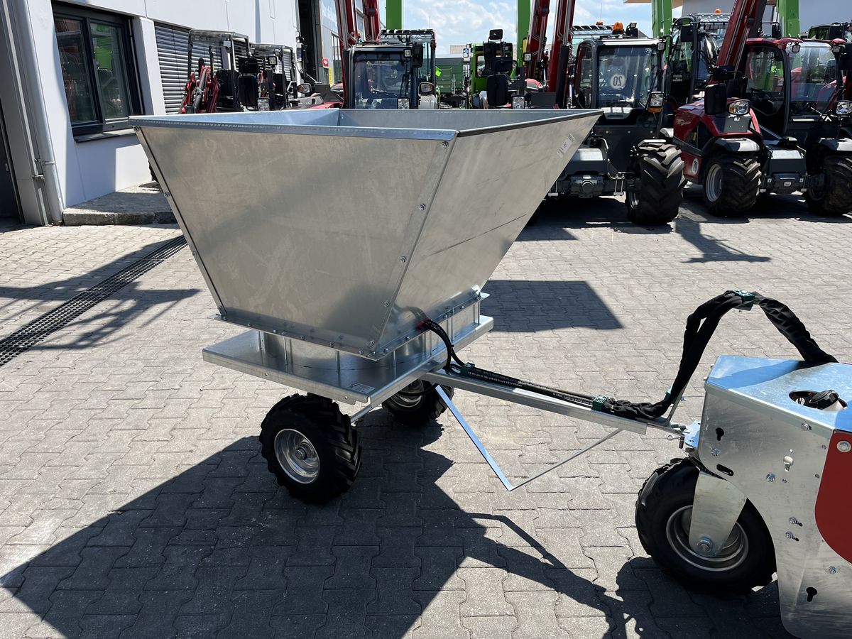 Westermann Einstreugerät ca. 600l gezogen