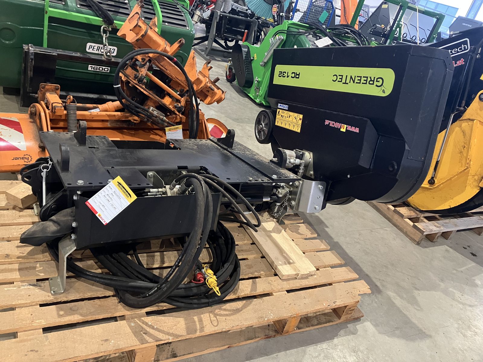 Greentec HXF 2802 + малчер за кукурузаву кукуруза RC 132