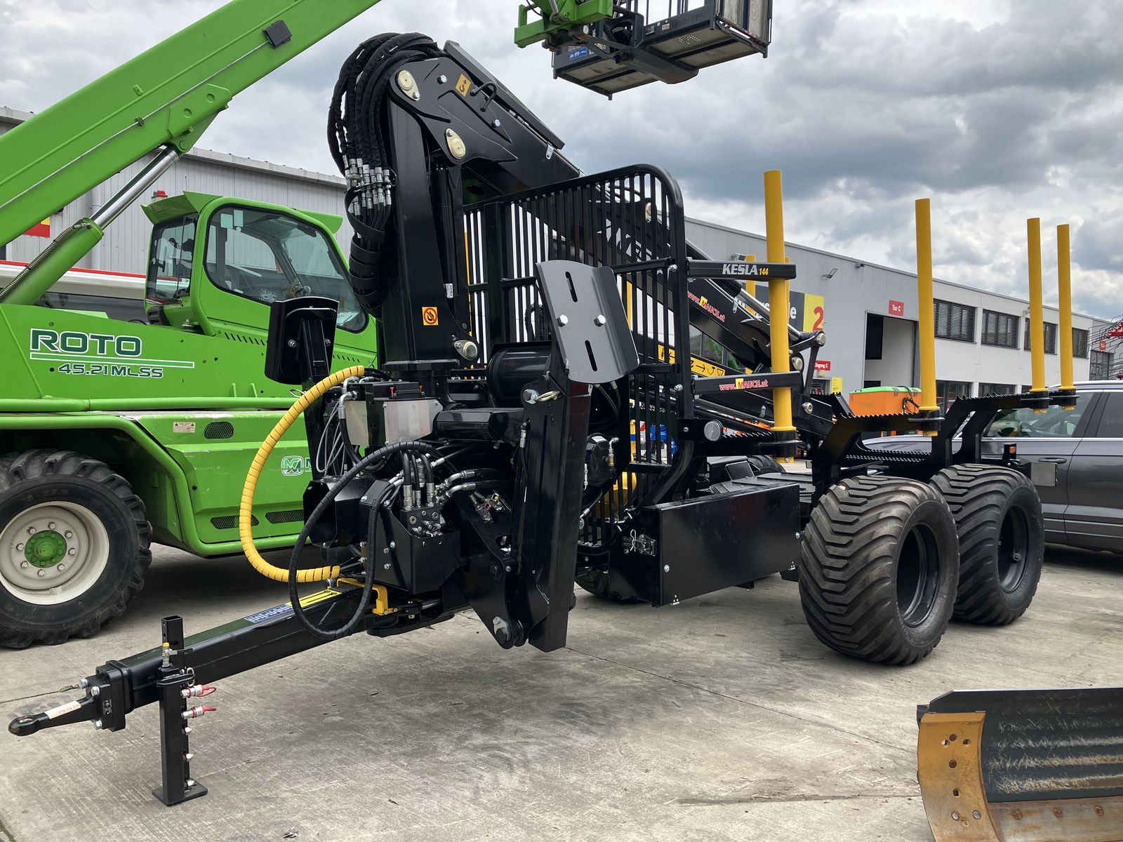 Remorcă forestieră Kesla 144 ND 2WD cu macara 326T