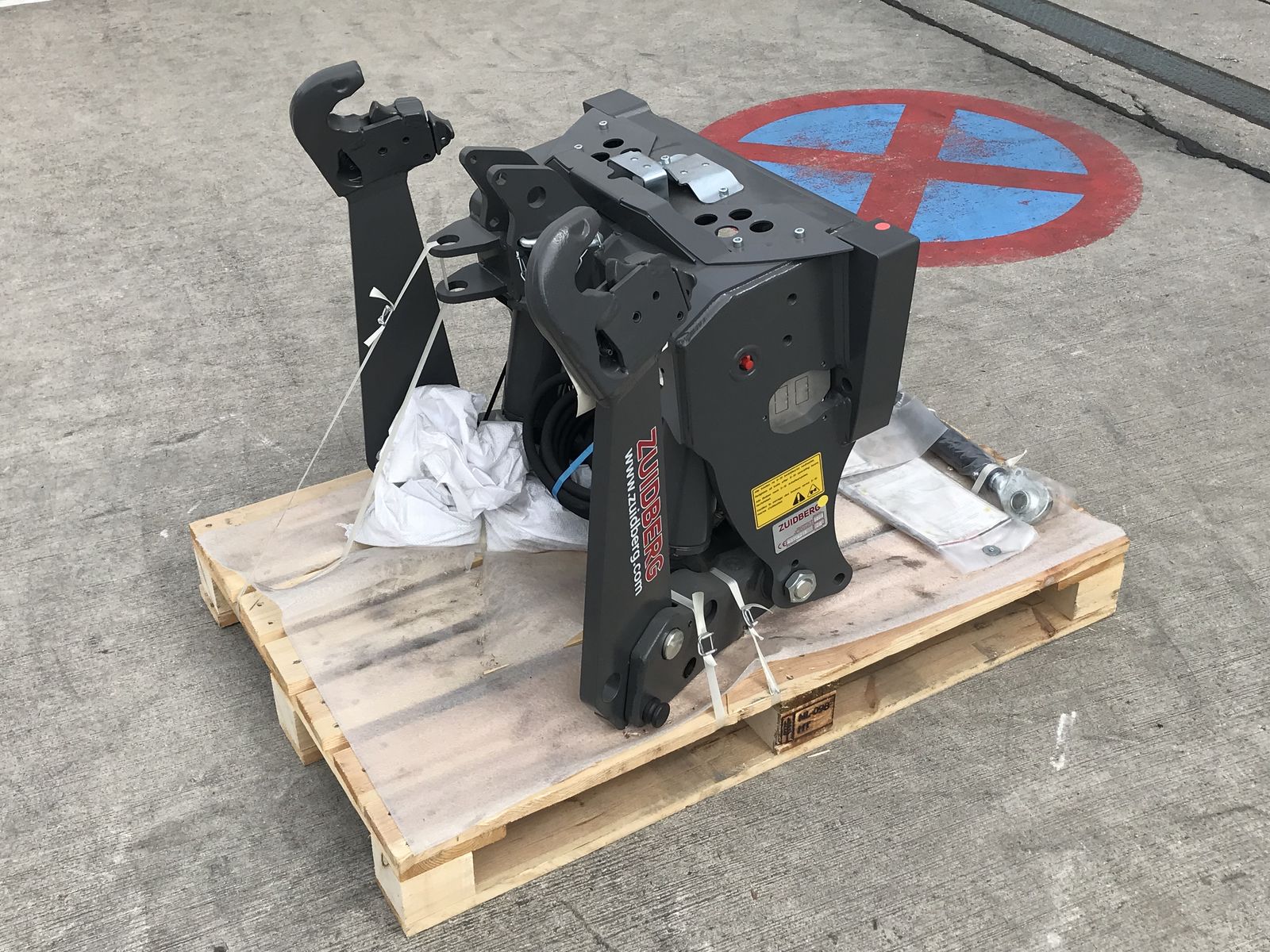 Zuidberg Fronthydraulik zu MF 5S