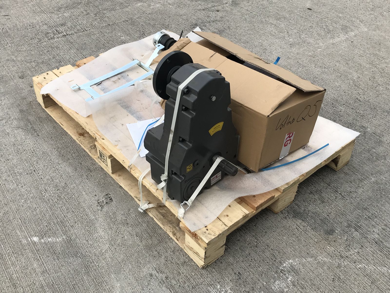 Zuidberg Frontzapfwelle passend zu Valtra Q305