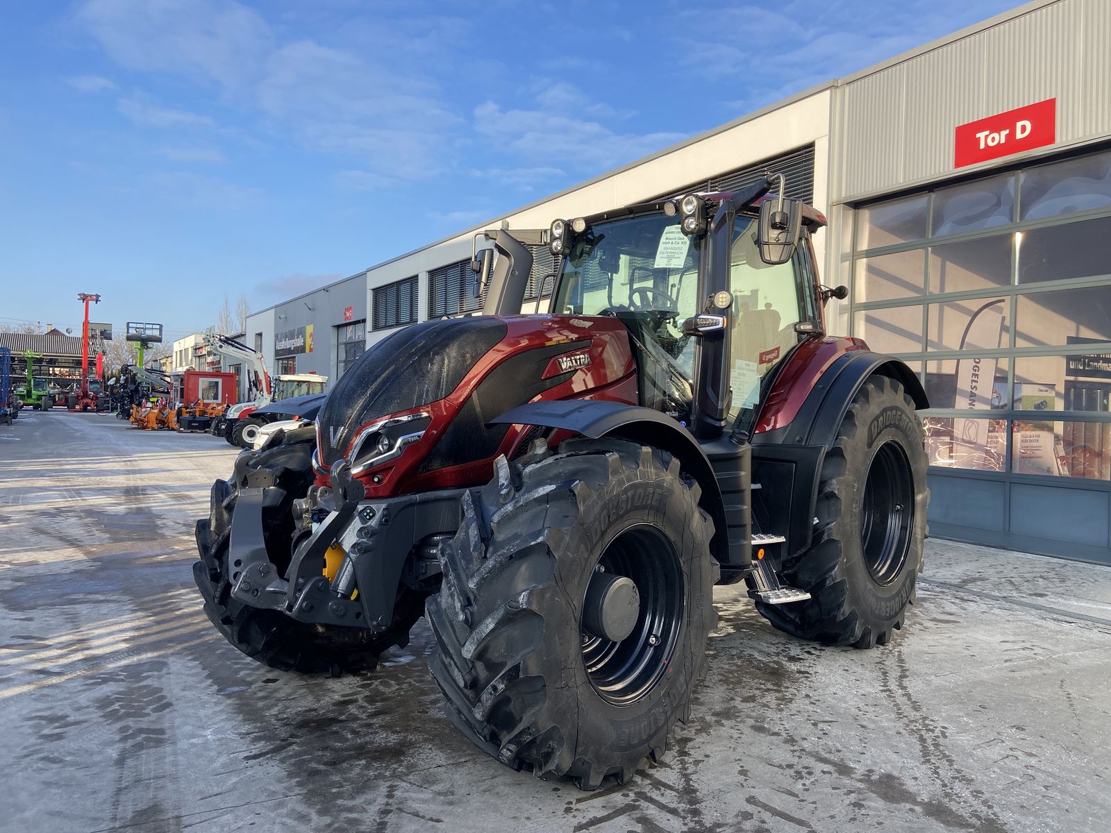 Valtra T235