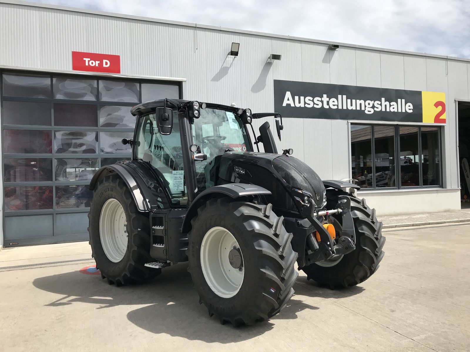 Valtra N135