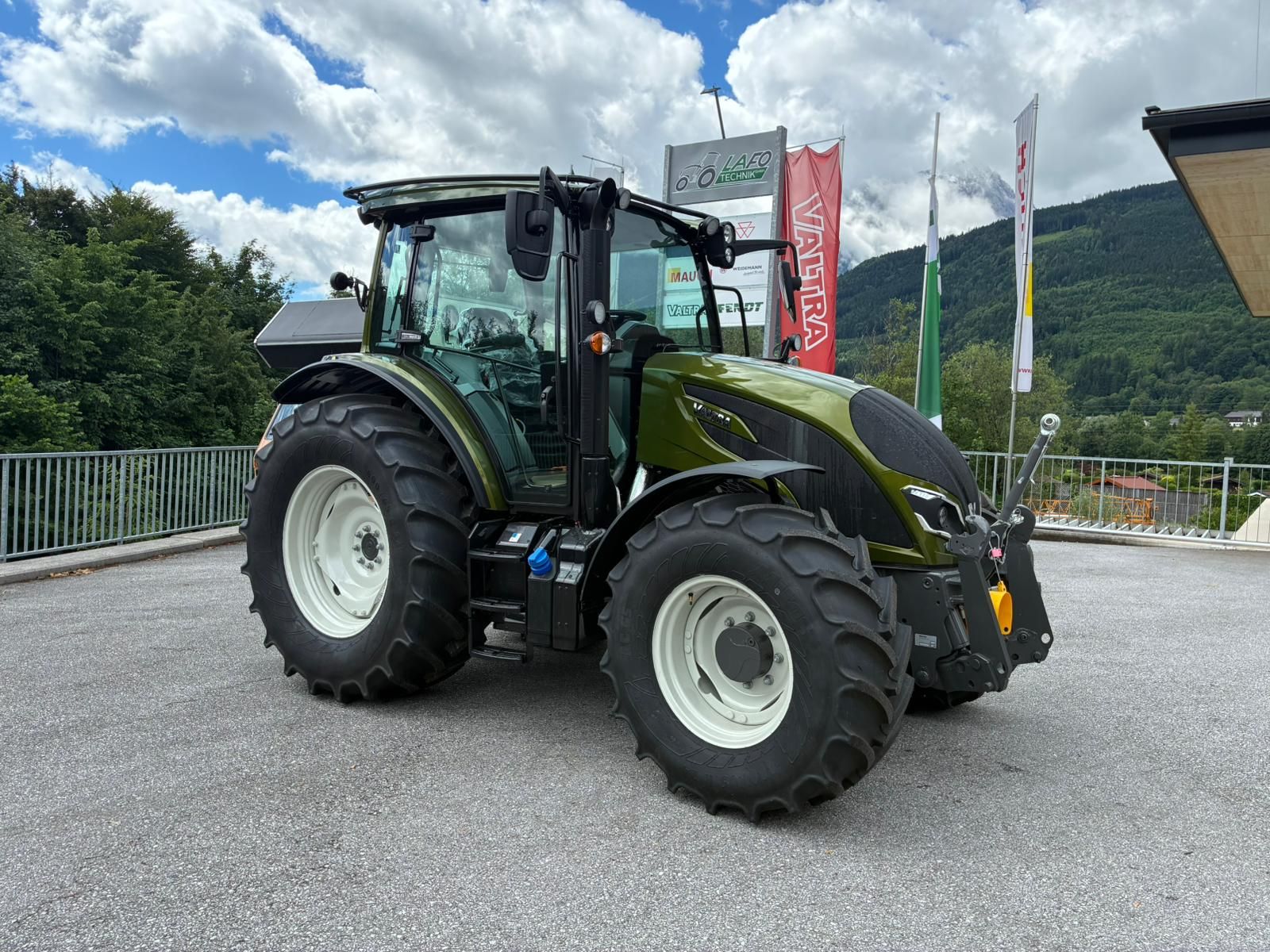 Valtra A 115