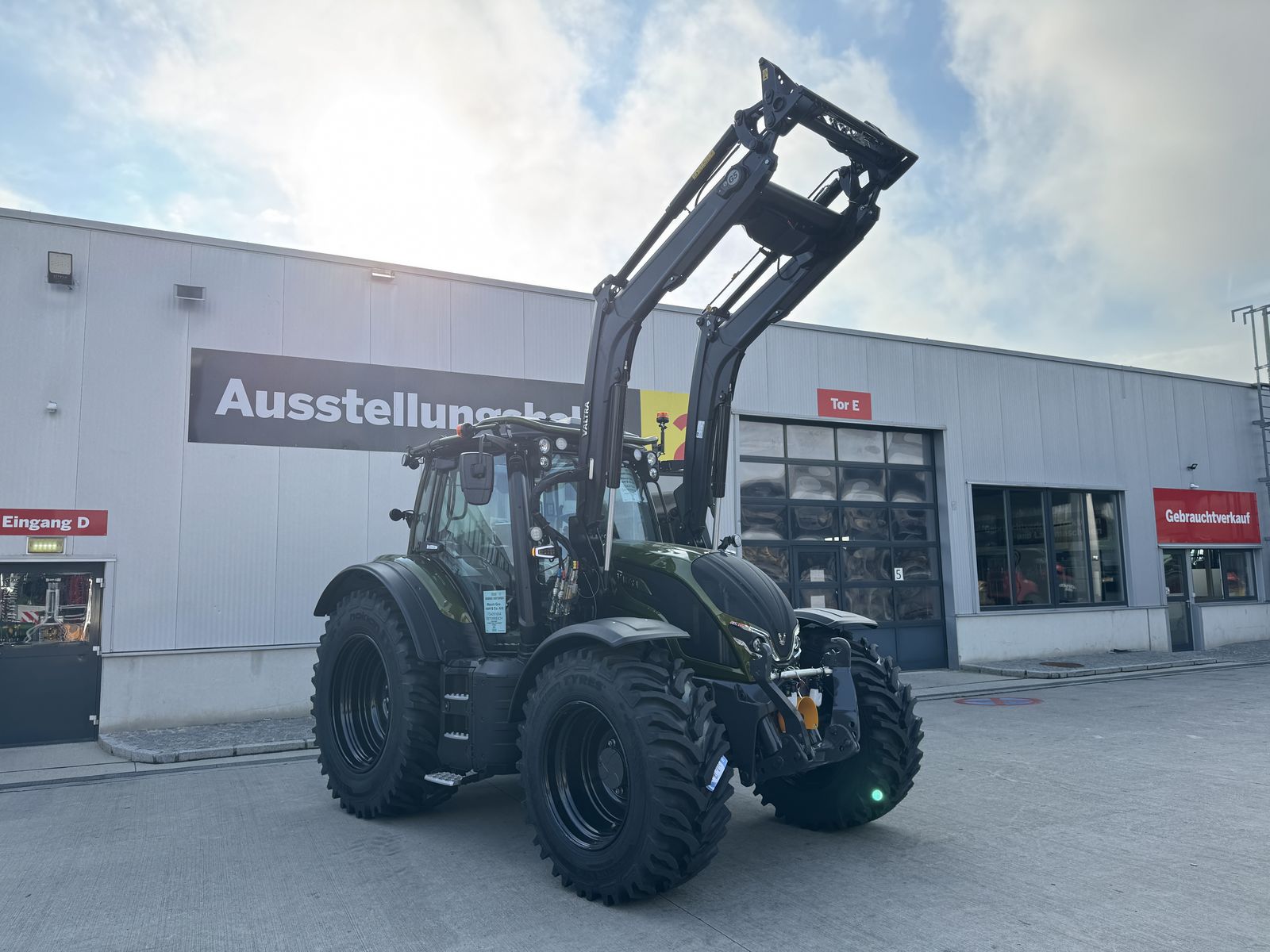 Valtra N175