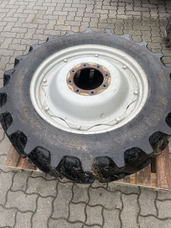 BKT 320/85R32, 340/85R48 3