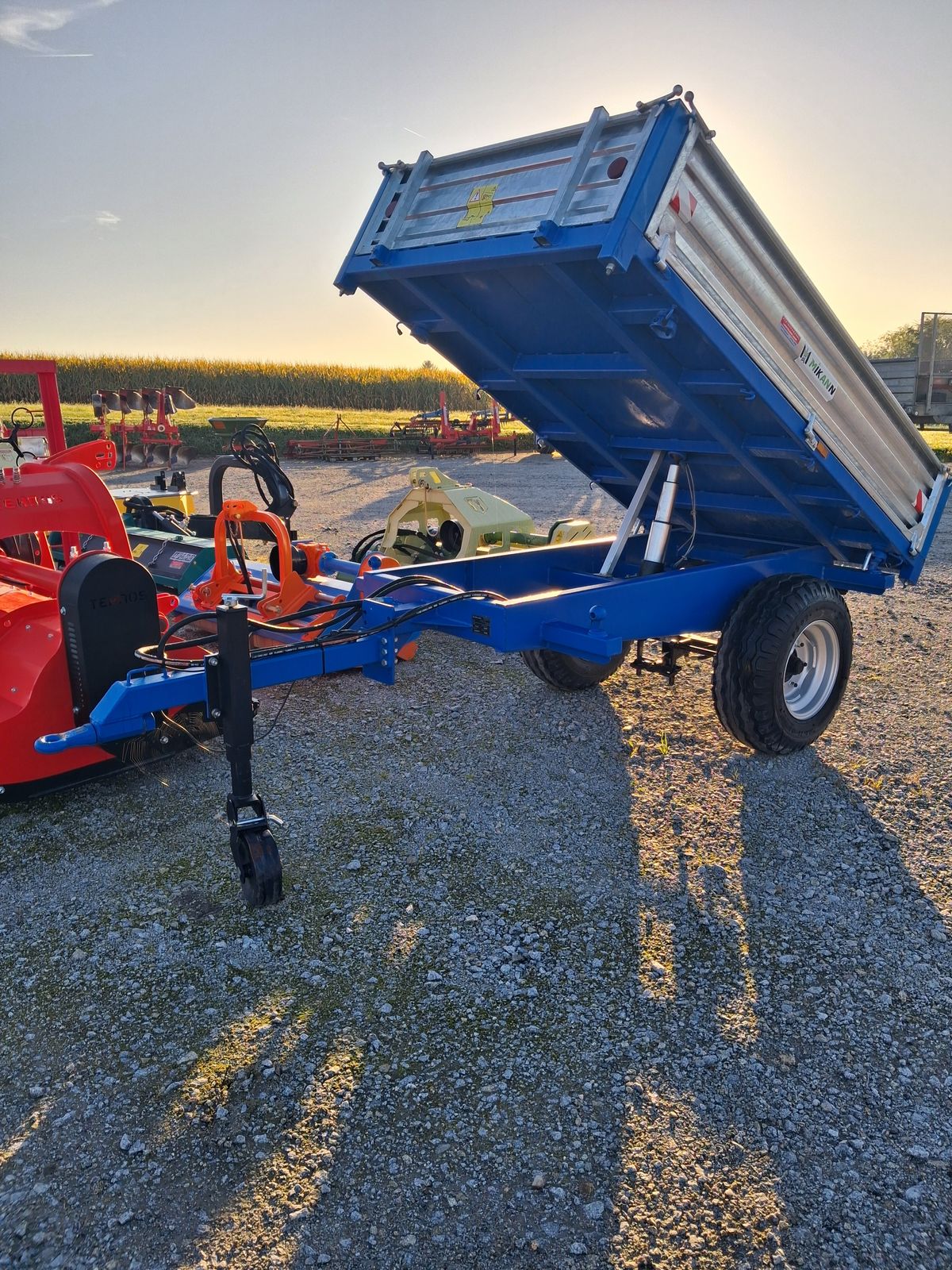 HT30/3 Dreiseitenkipper, hydr. Bremse, verzinkte 2