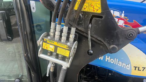 New Holland TL70A (4WD)