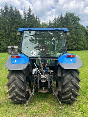 New Holland T5060