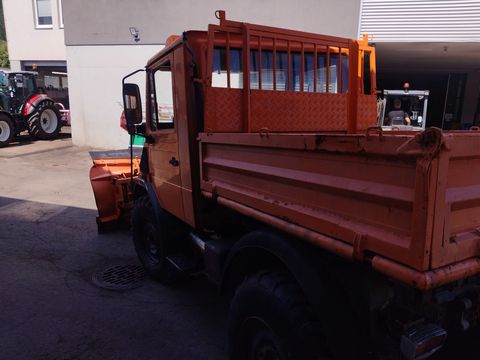 Mercedes Unimog U90