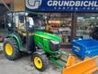 John Deere 3025E 