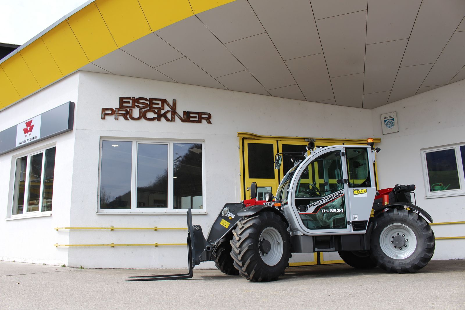 Massey Ferguson TH.6534 S5 Efficient 1