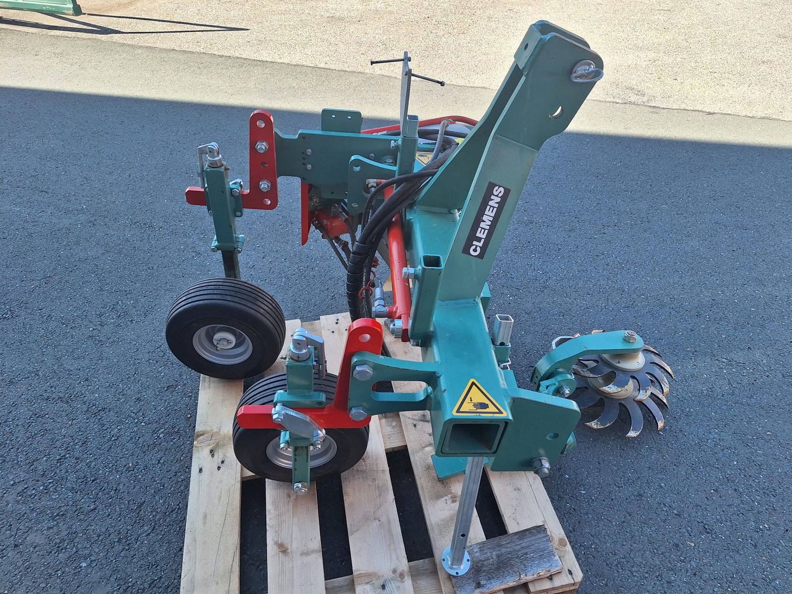 Clemens Geräteträger Mono inkl. Multiclean und Rollhacke 2