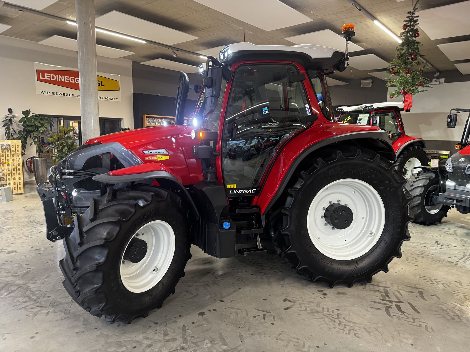 Lindner Lintrac 130 (Stufe 5) 4Rad-Lenkung 2