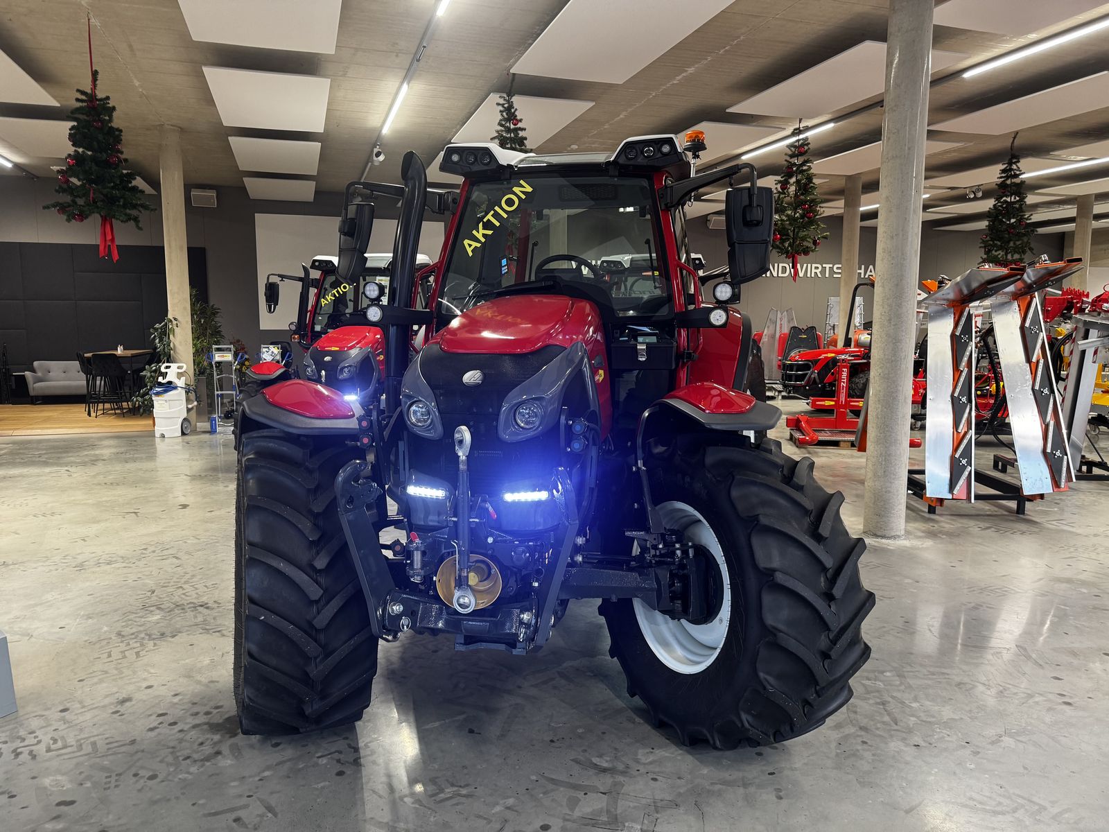 Lindner Lintrac 130 (Stufe 5) 4Rad-Lenkung 3