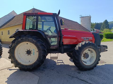 <strong>Valtra 8150</strong><br />