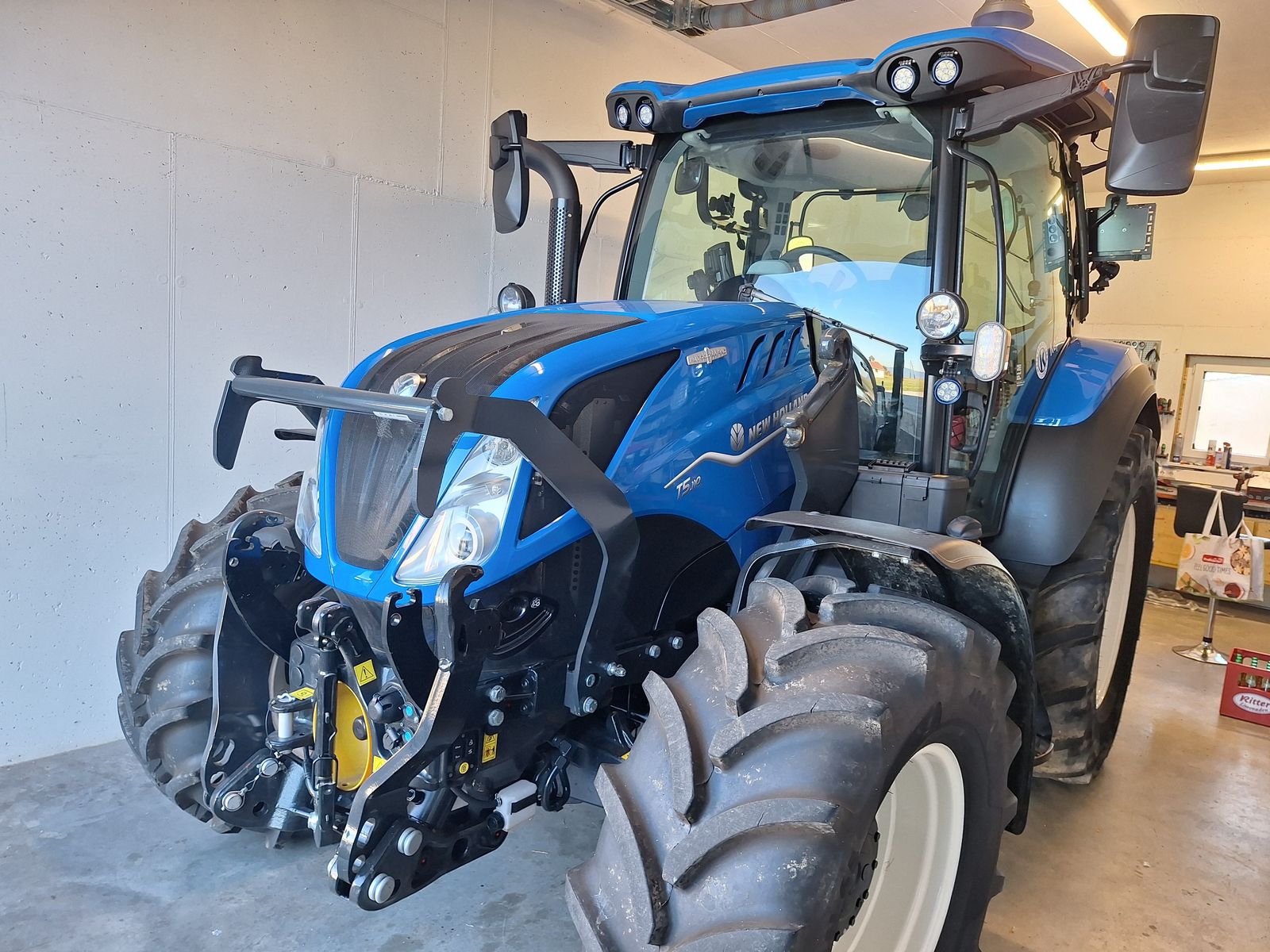 New Holland T5.110 Auto Command (Stage V) 1
