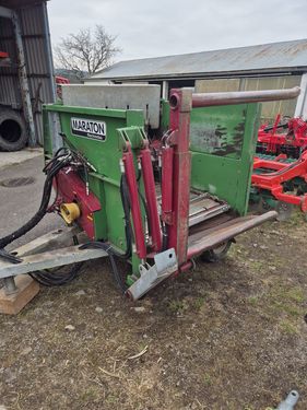 Sonstige Maraton Rundballenfräswagen