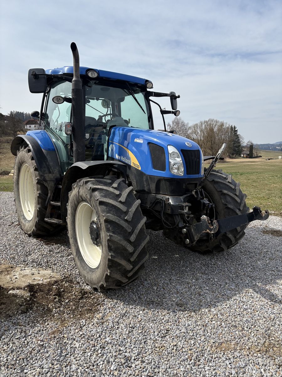 New Holland T6020 Elite 2